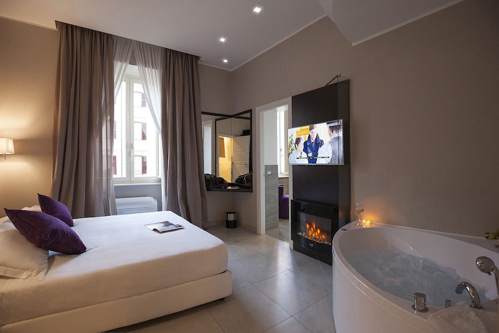 Roman Holidays Boutique Hotel 65/69
