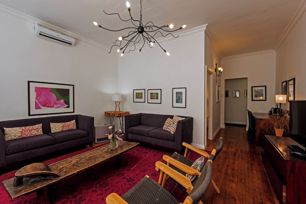 Barry Hall Apartments 26/50