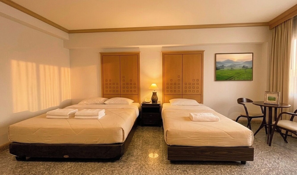 Maneerote Hotel Surin 22/46