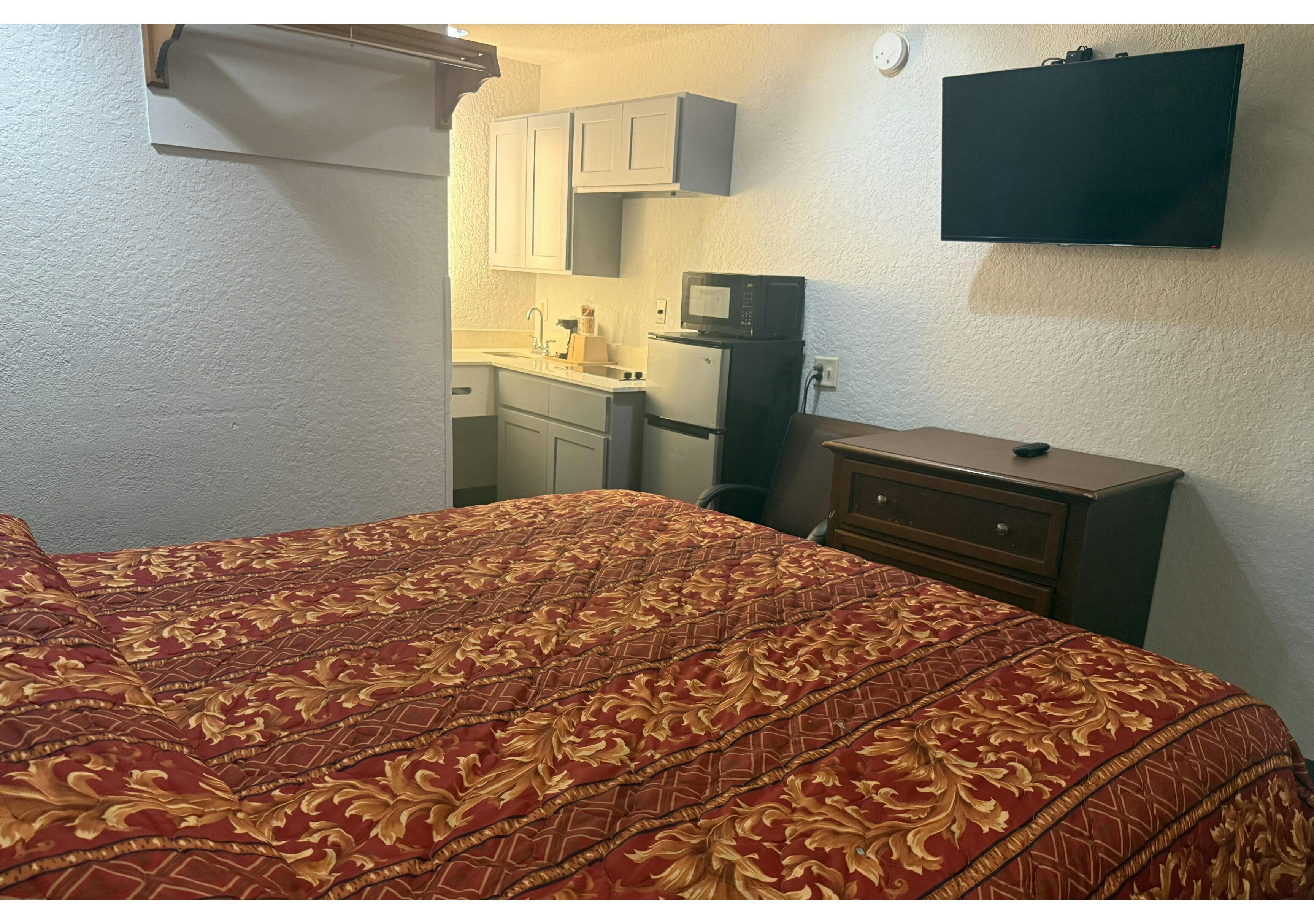 Economy Lodge by Hotel O Texas City 33/42