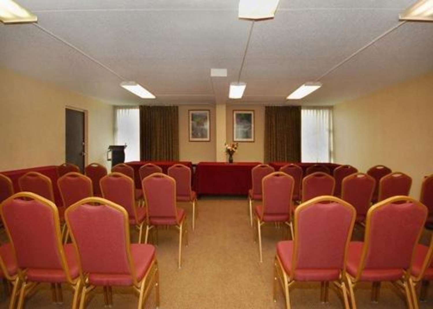 Quality Inn & Suites Danville 18/24