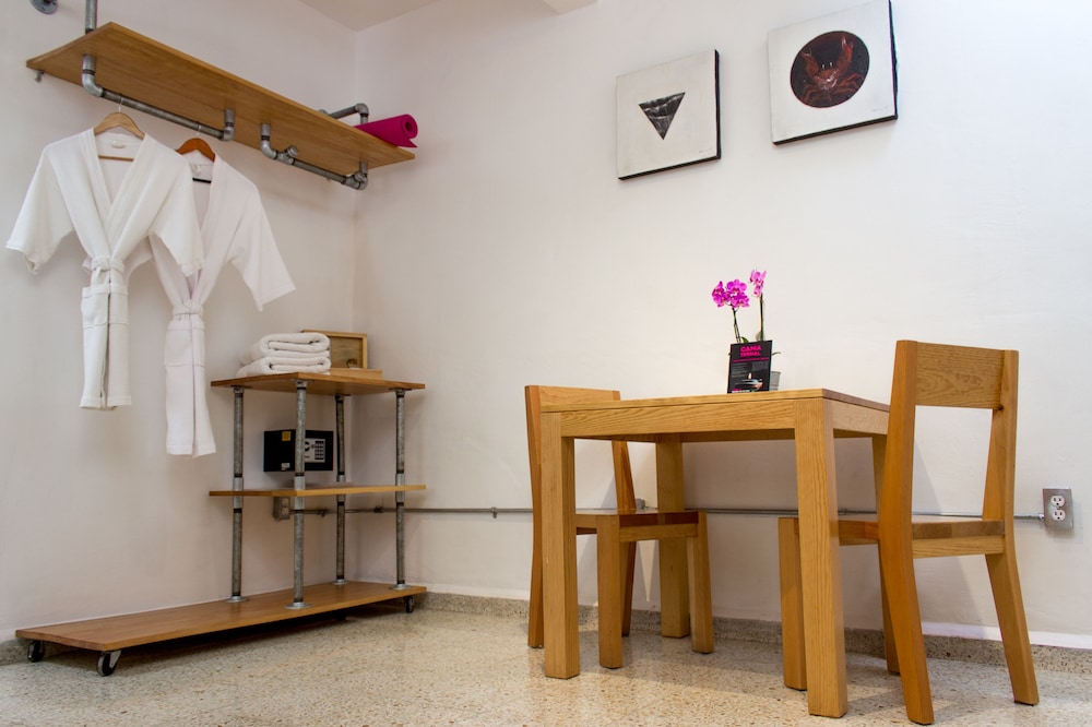 Agrado Guest House 6/56