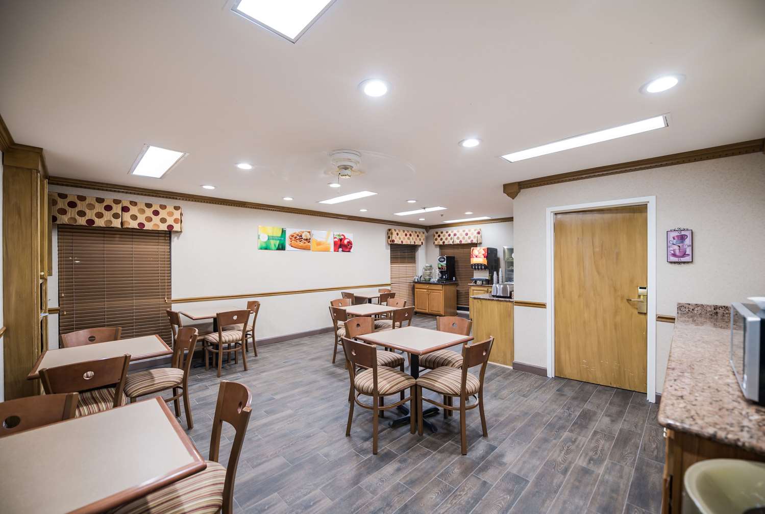 Quality Inn Jacksonville near Little Rock Air Force Base 24/32
