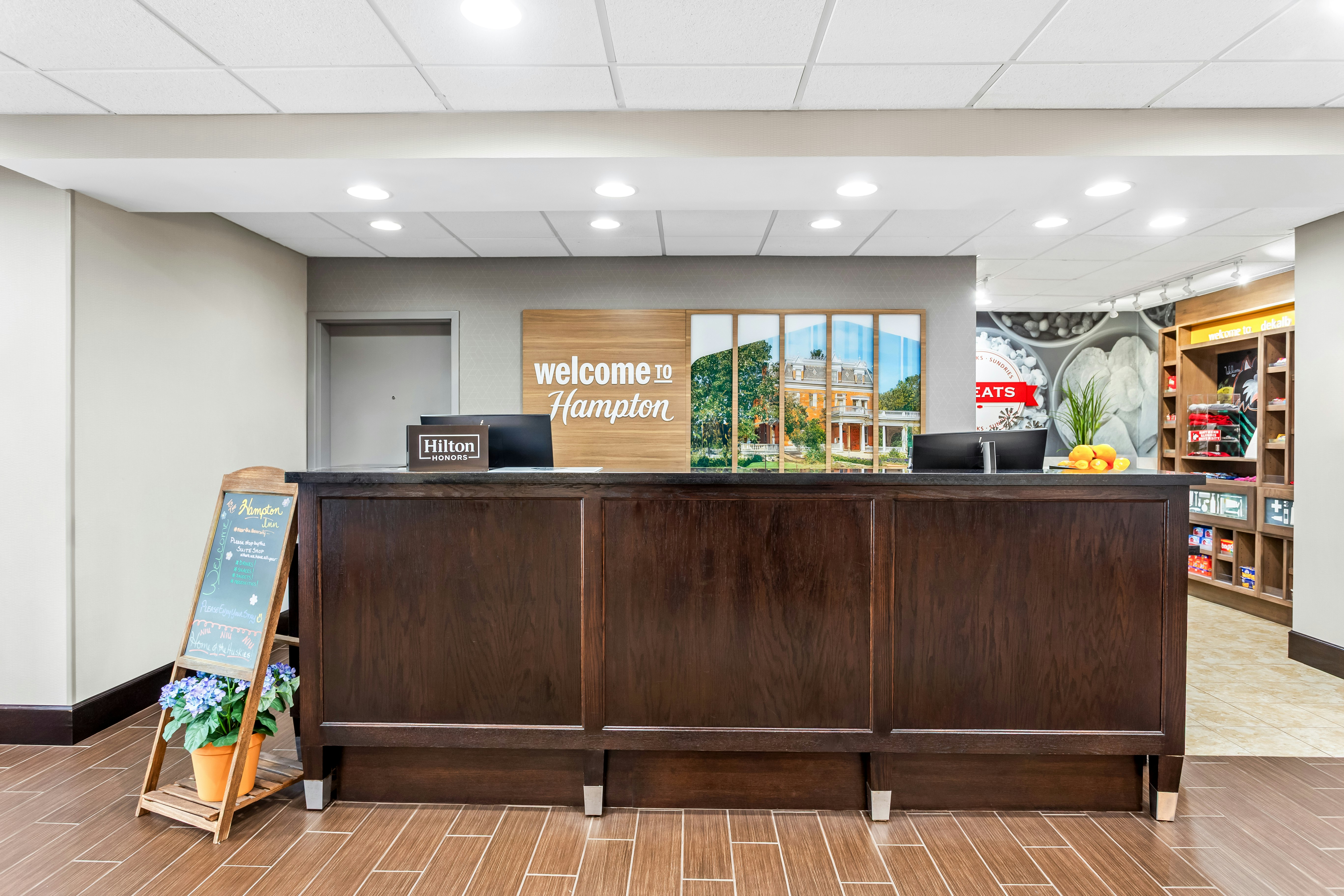 Hampton Inn Dekalb Near The University 2/41