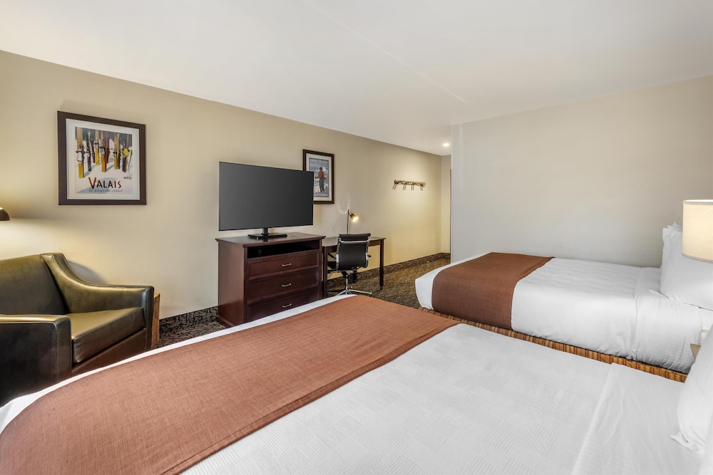 غرفة قياسية بسريرين كوين، Best Western Plus Truckee-Tahoe Hotel 2/5