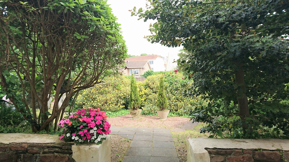 Sarum Hotel 60/69