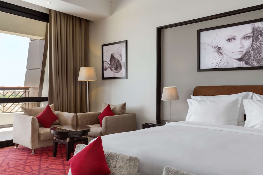 Superior, King Bed, Lake and Golf View, Lake View, Terrace