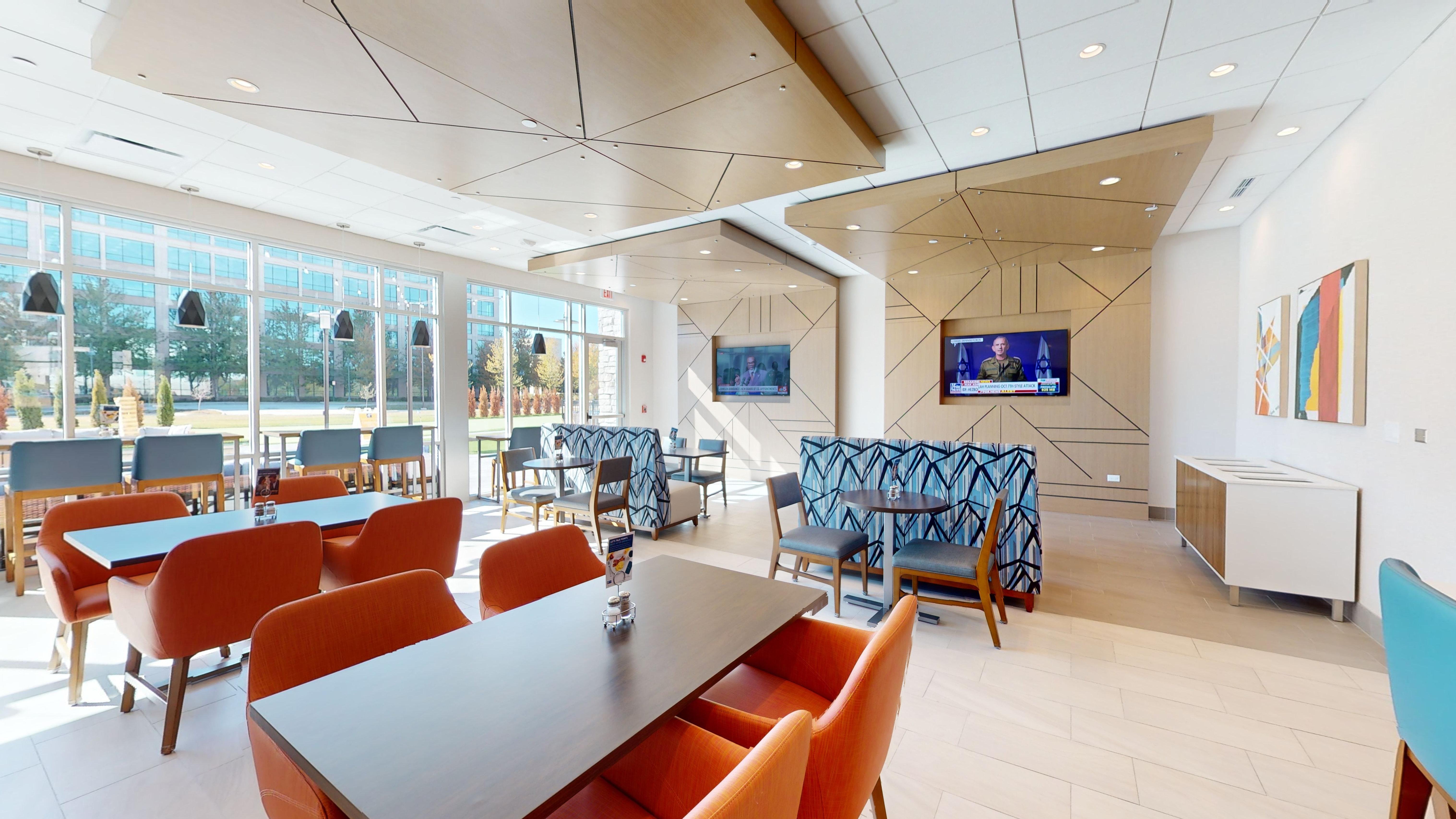 Holiday Inn Express & Suites Chicago Schaumburg, an IHG Hotel 32/50