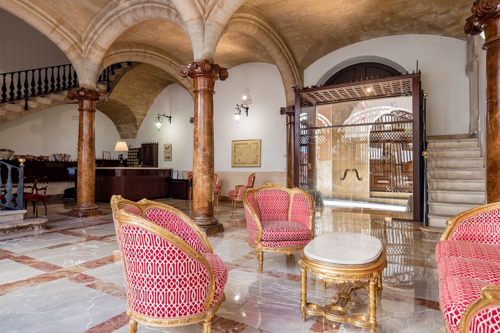 Hotel Born 38/49