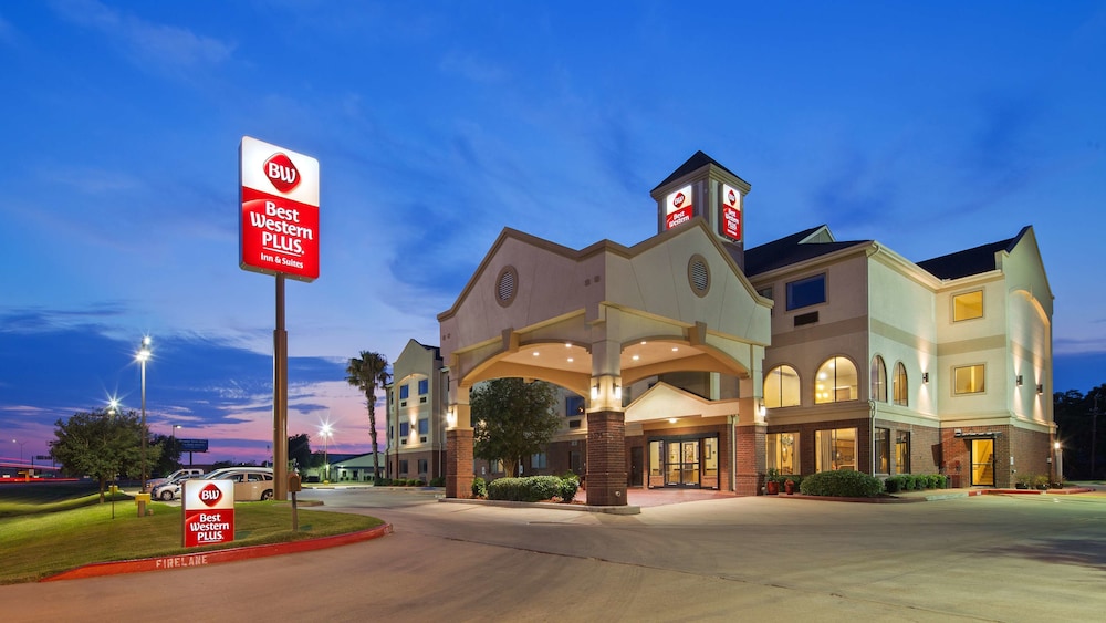 Best Western Plus Victoria Inn & Suites 3/26