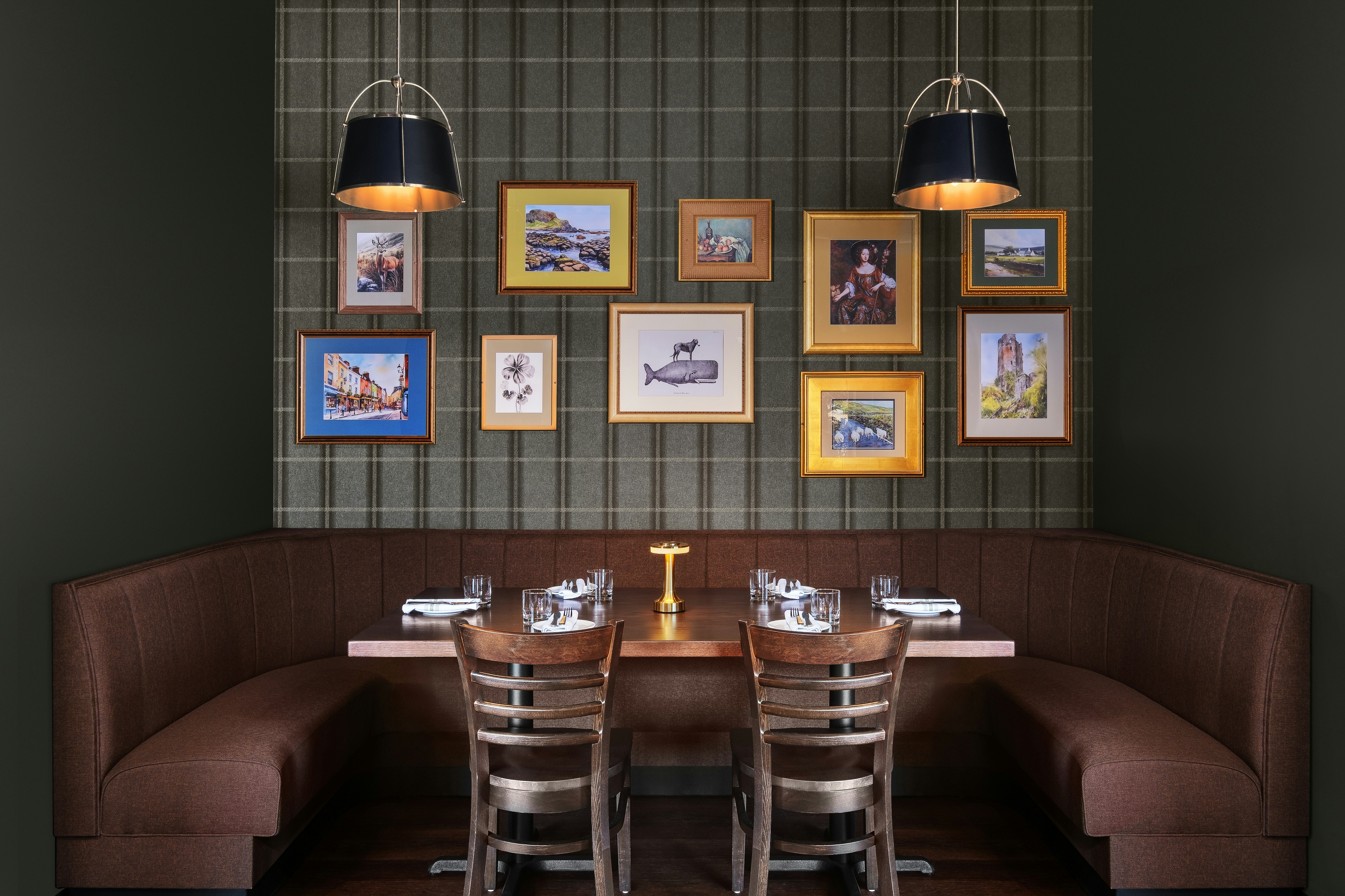 The Well House Hamilton, Tapestry Collection by Hilton 28/31