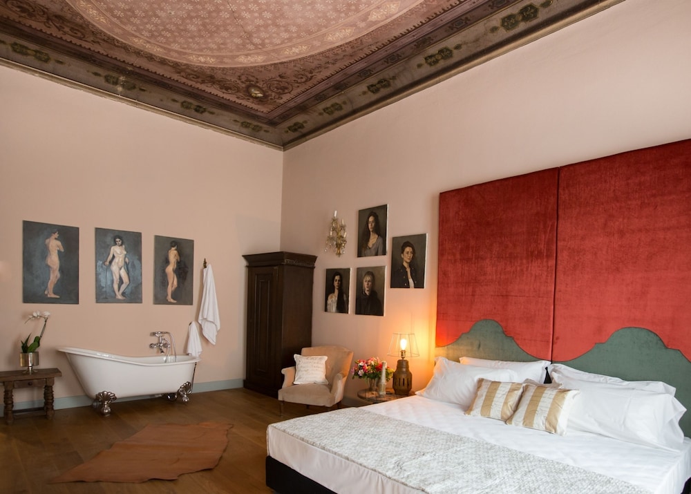 Soprarno Suites 12/38