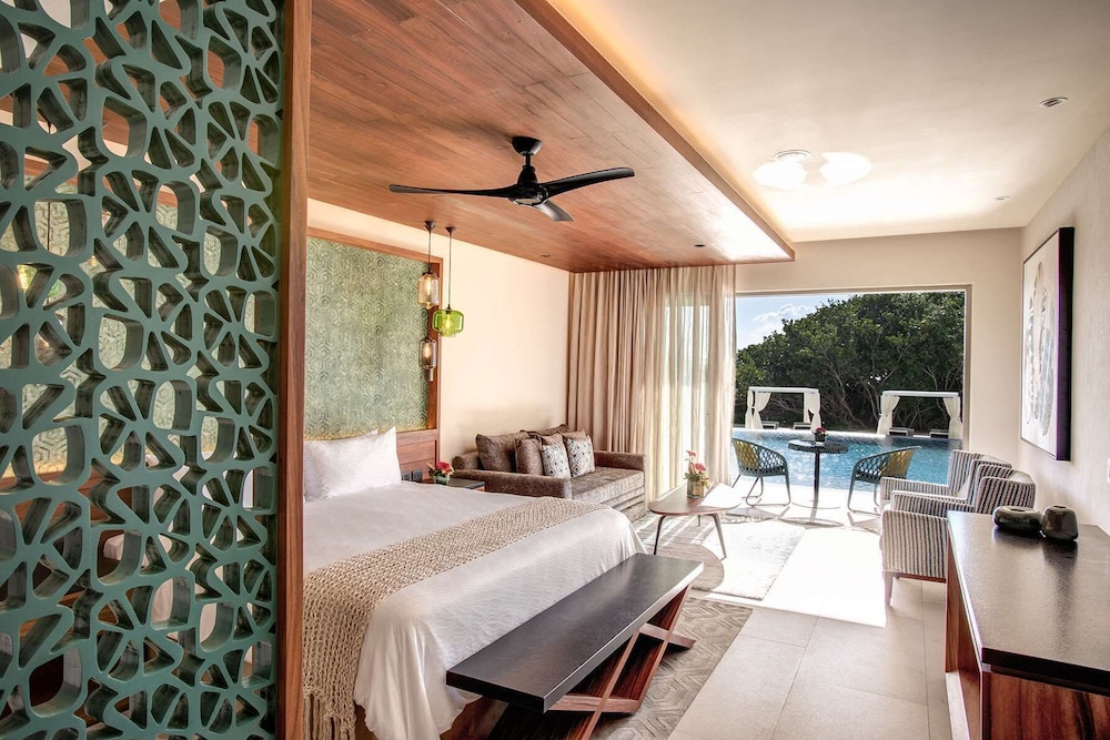 Swim Out, Master, Family, Suite, King Bed, Bunk Bed