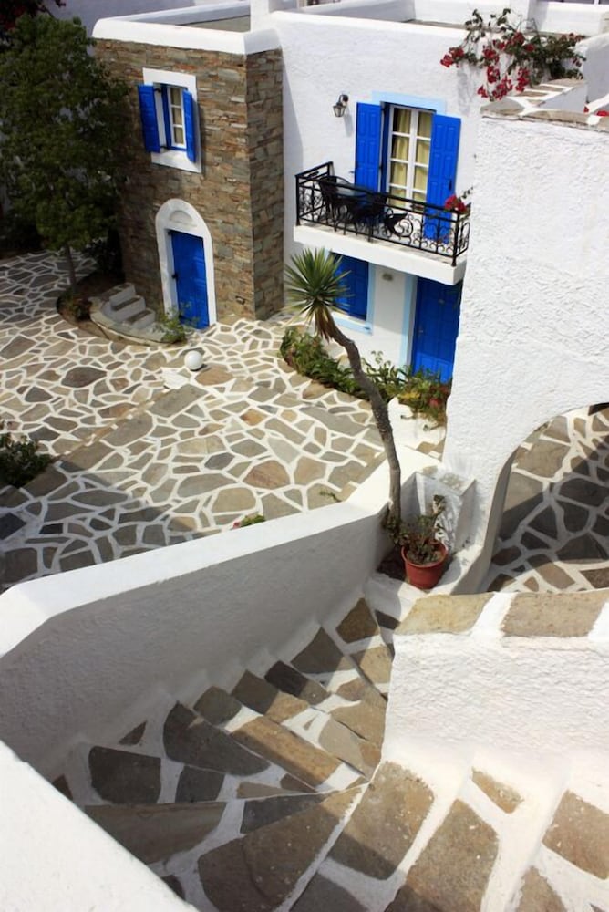 Naxos Holidays 14/64