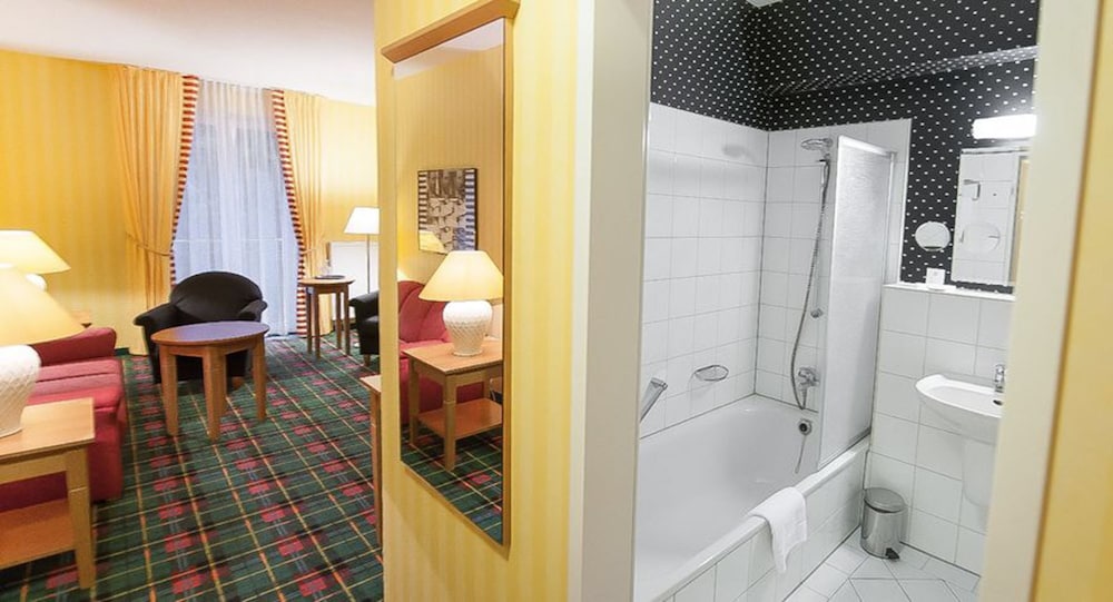 Grunau Hotel 33/33