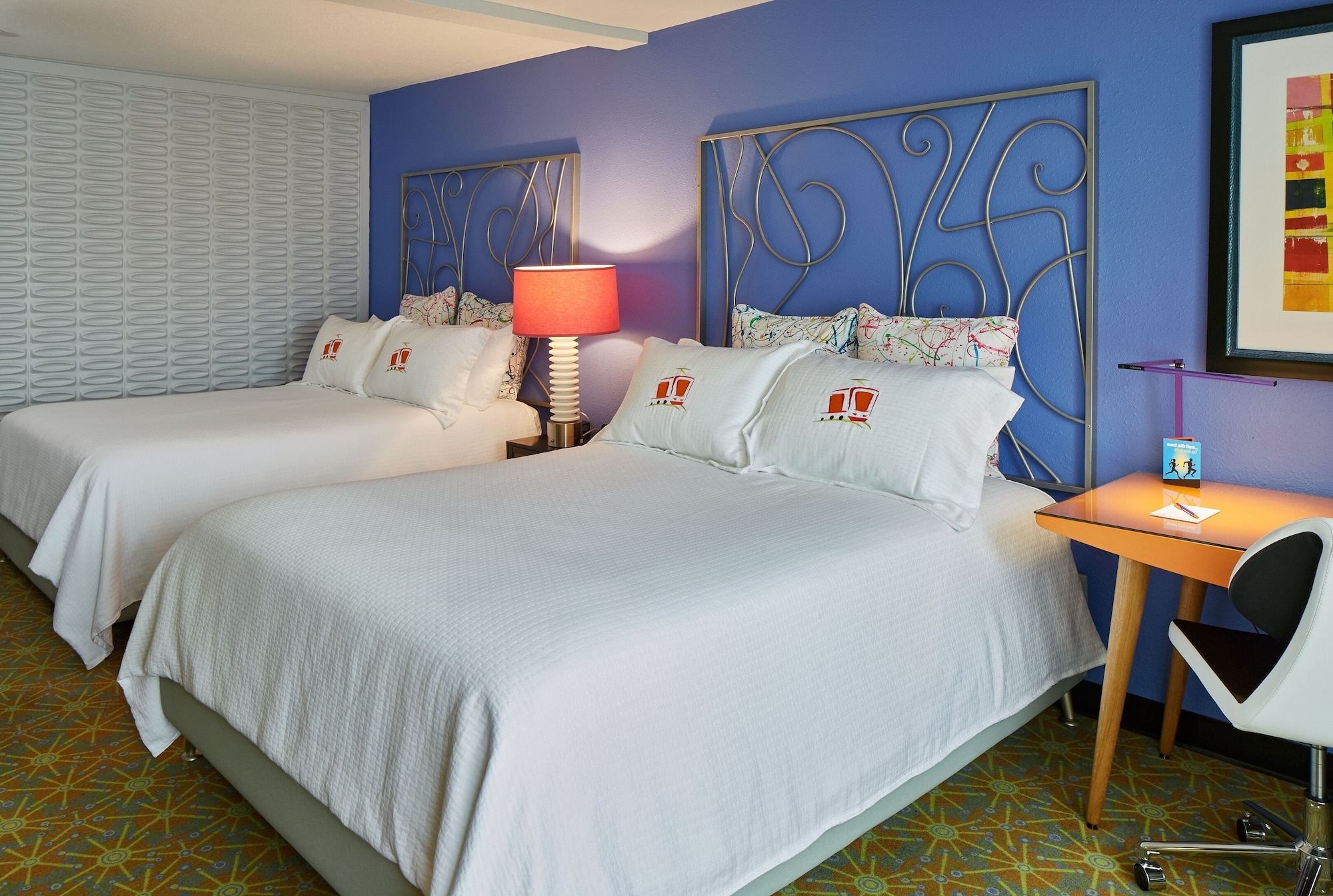 SUITE, QUEEN BED, BALCONY