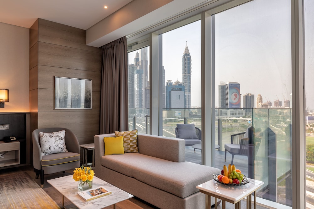 Taj Jumeirah Lakes Towers 45/77