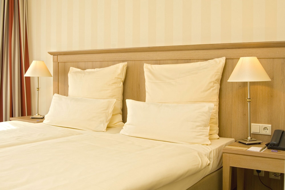 Parkhotel Schloss Hohenfeld (Parkhotel Hohenfeld) 13/65