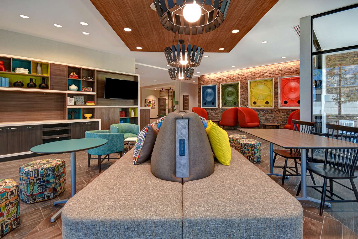 Home2 Suites by Hilton Kalamazoo Downtown 38/67