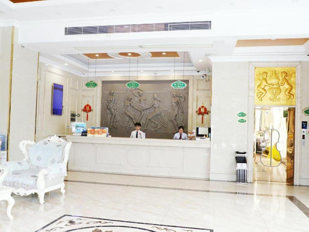 Vienna Hotel (Shenzhen Bantian Vanke Diwuyuan) 10/49