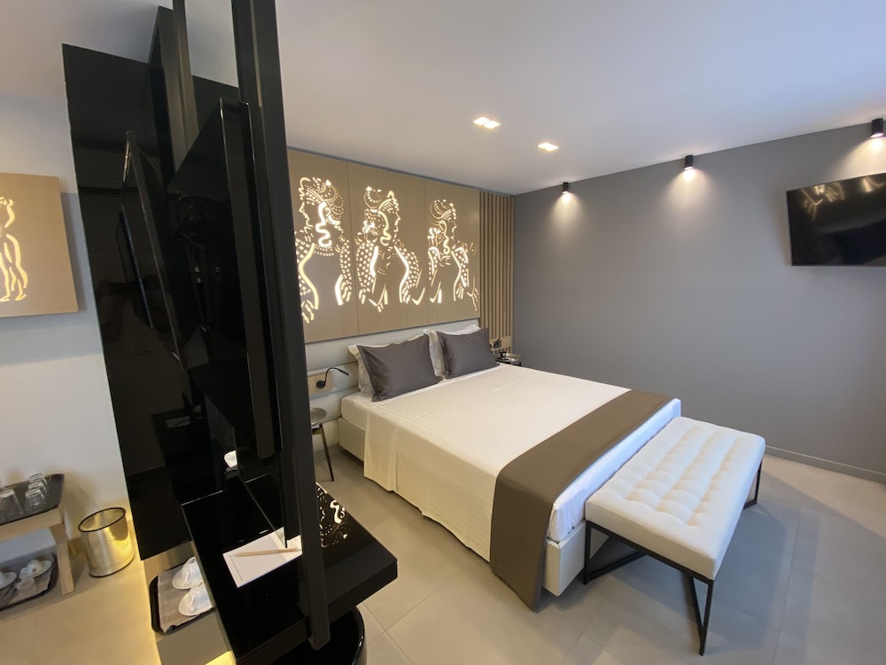 Lavris City Suites 5/50