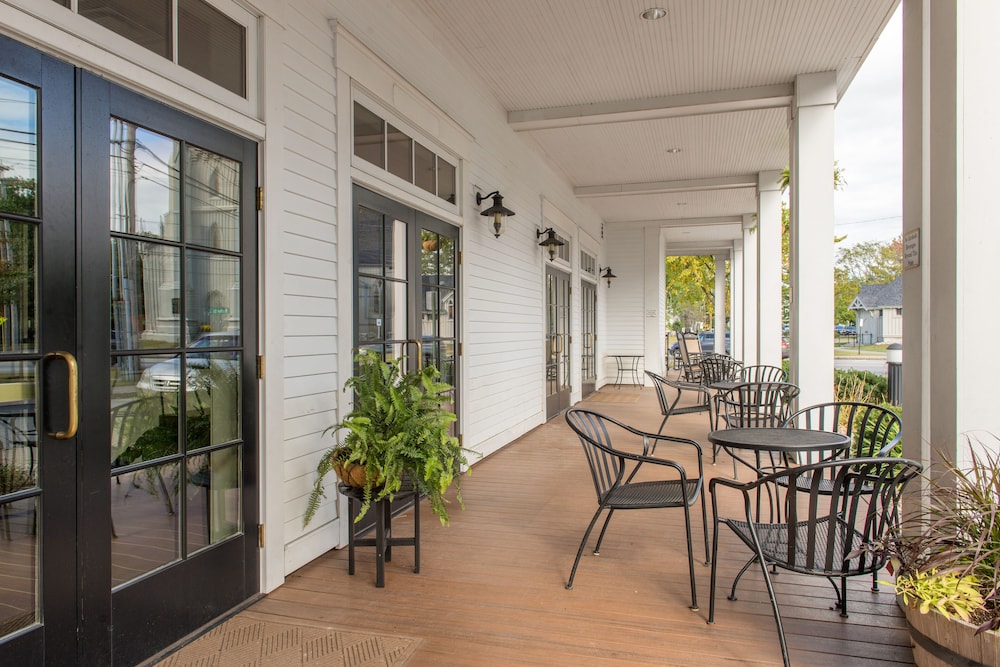 The Brunswick Hotel & Tavern 30/50