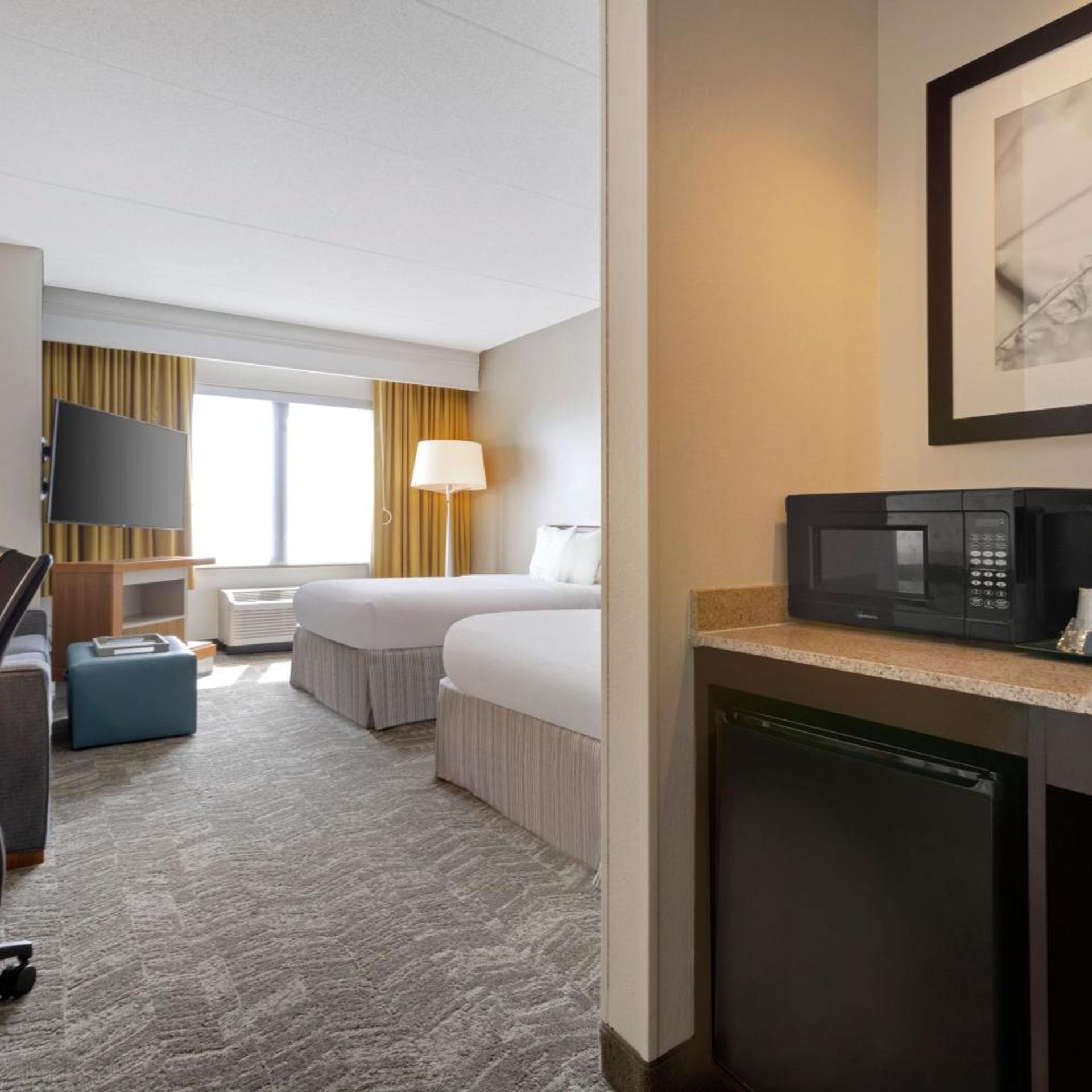 جناح بسريرين مزدوجين مع أريكة بحوض استحمام لذوي الإعاقة، Springhill Suites By Marriott Newark Liberty International 3/8