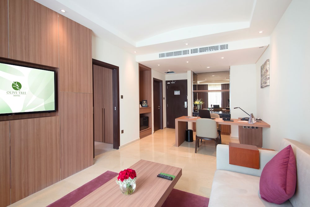 Olive Tree Hotel 43/63