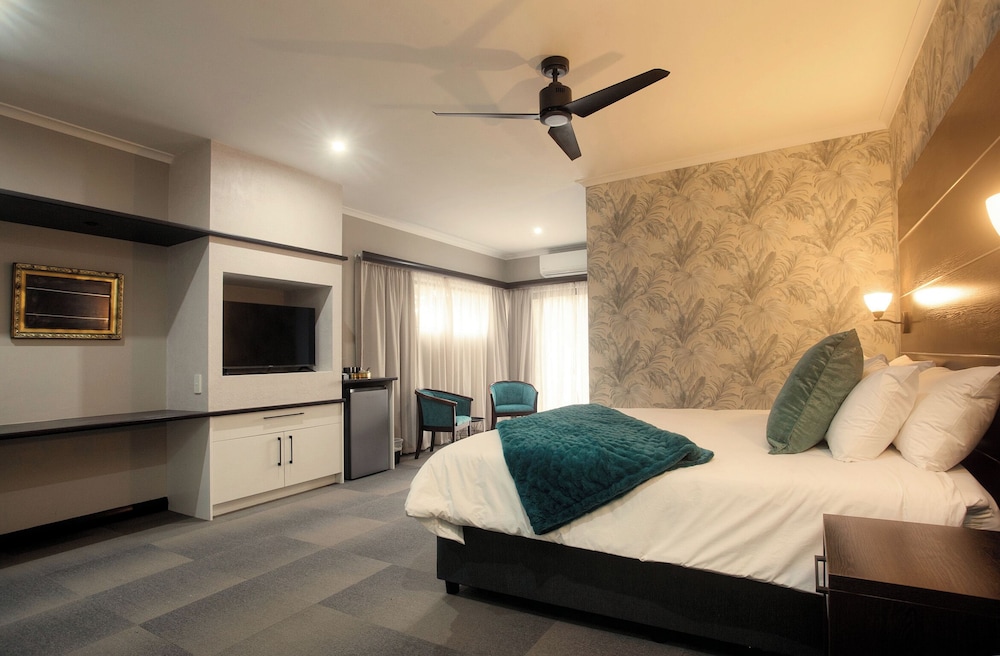 The Hub Boutique Hotel 12/38