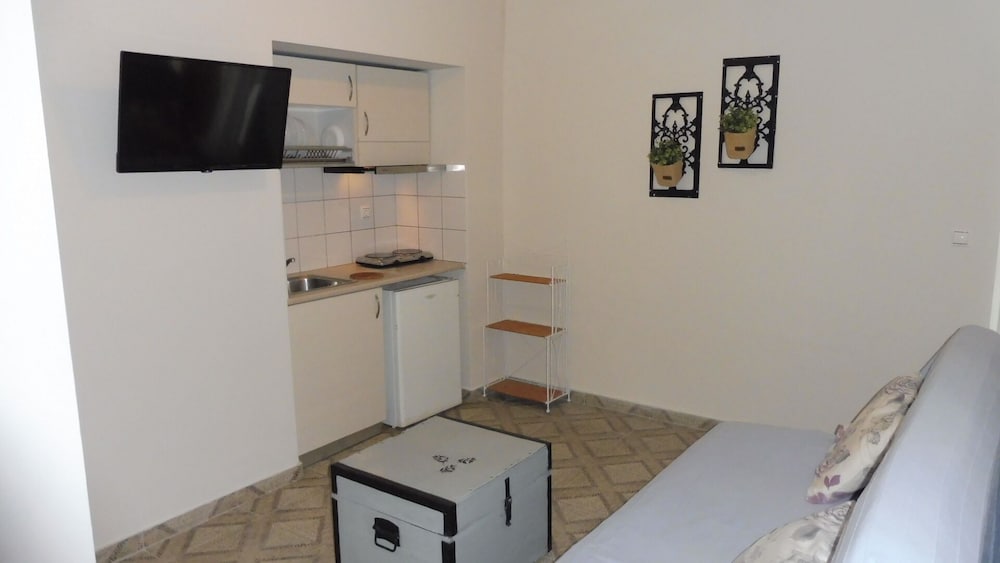Klio Apartments and Studios 30/54