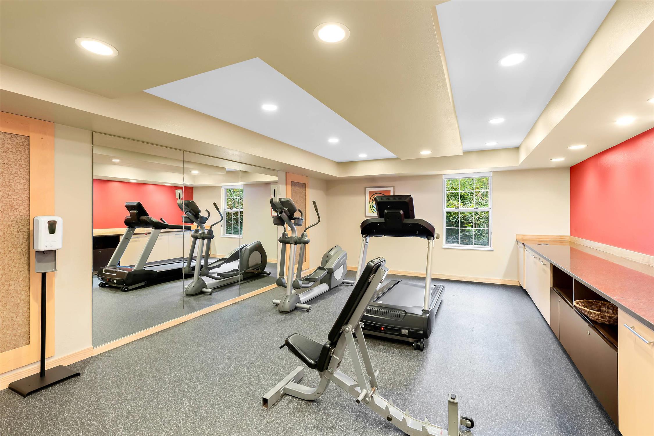 MainStay Suites Middleburg Heights Cleveland Airport 18/42