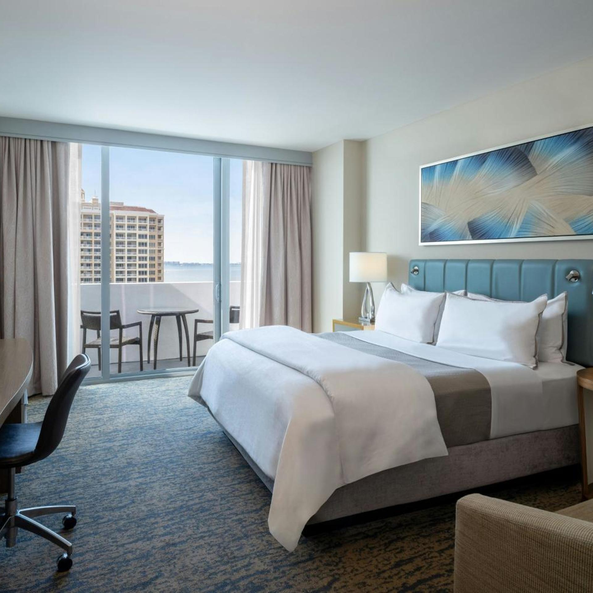 Guest Room, King Bed, Partial Bay View, Balcony