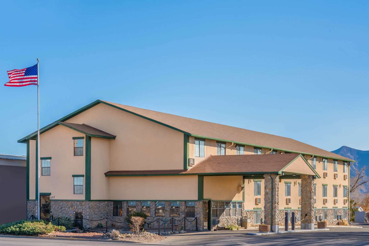 Super 8 by Wyndham Cortez/Mesa Verde Area 3/22
