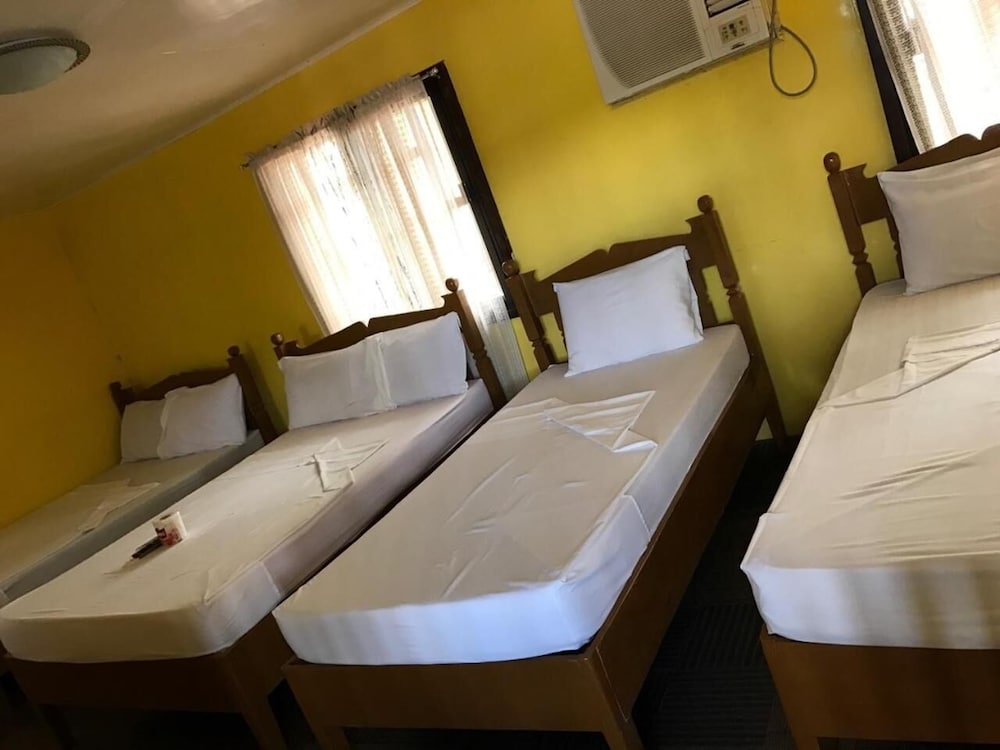 Luis Bay Travellers Lodge Coron 13/33