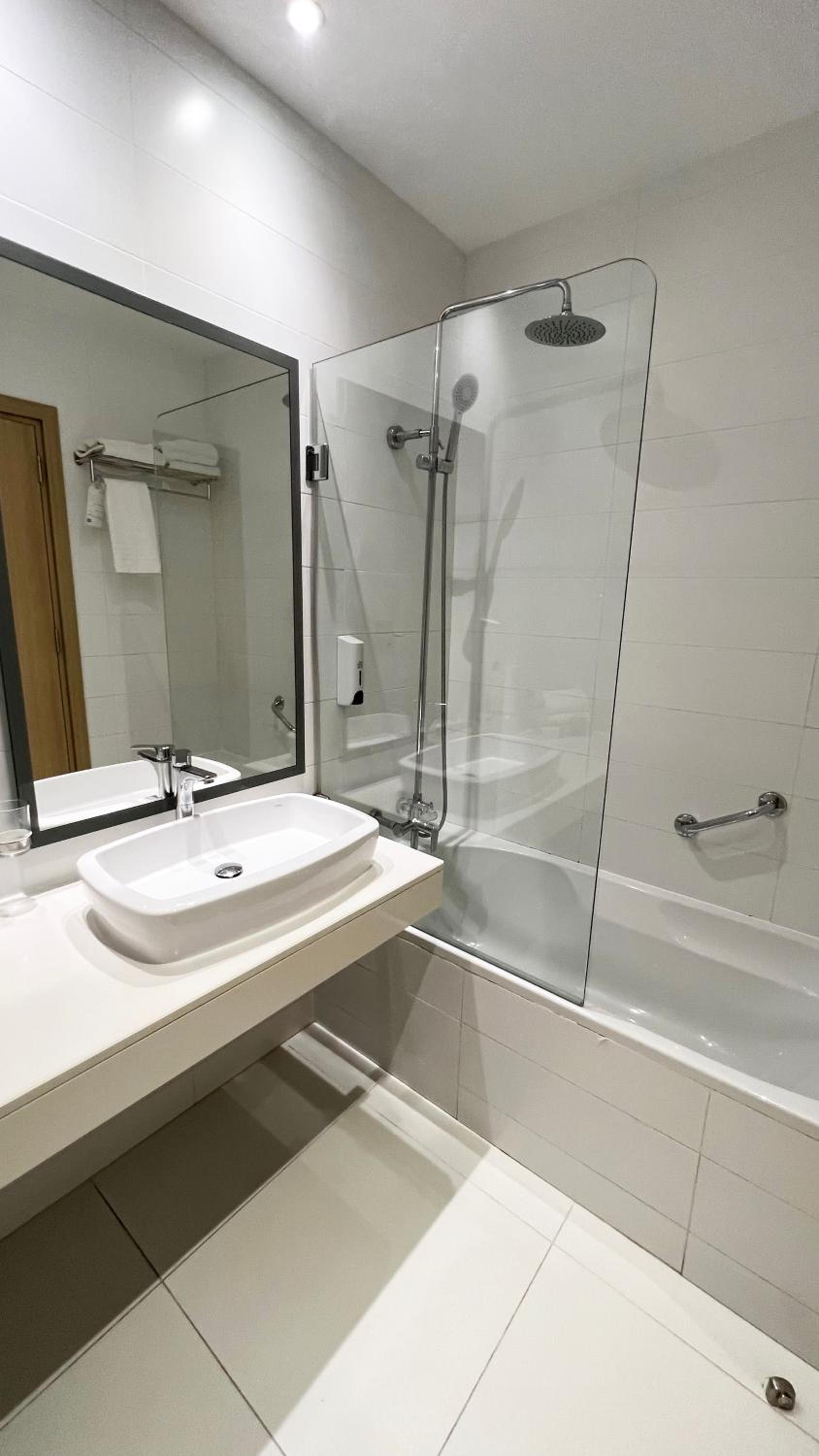 Economy, Double or Twin Bed, No Balcony، Vrissaki Beach Hotel 7/8