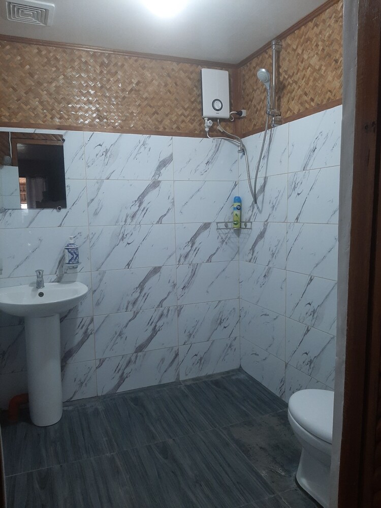 Family, 1 Single and 2 Double Beds, Lala Panzi Bed And Breakfast 5/6