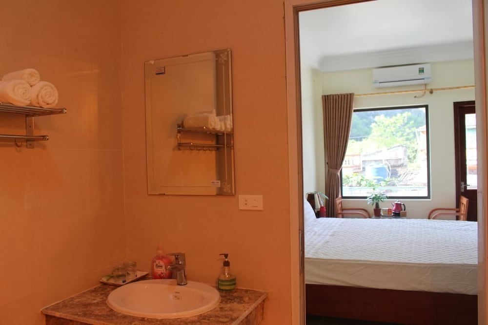 Sierra Homestay 65/65