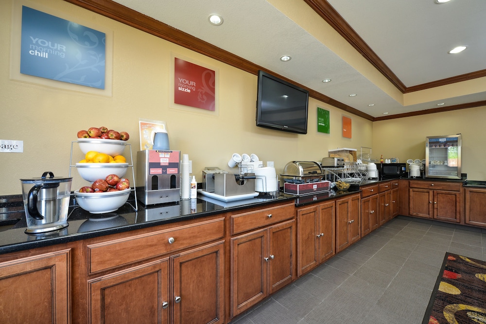 Comfort Inn and Suites Coralville 39/49