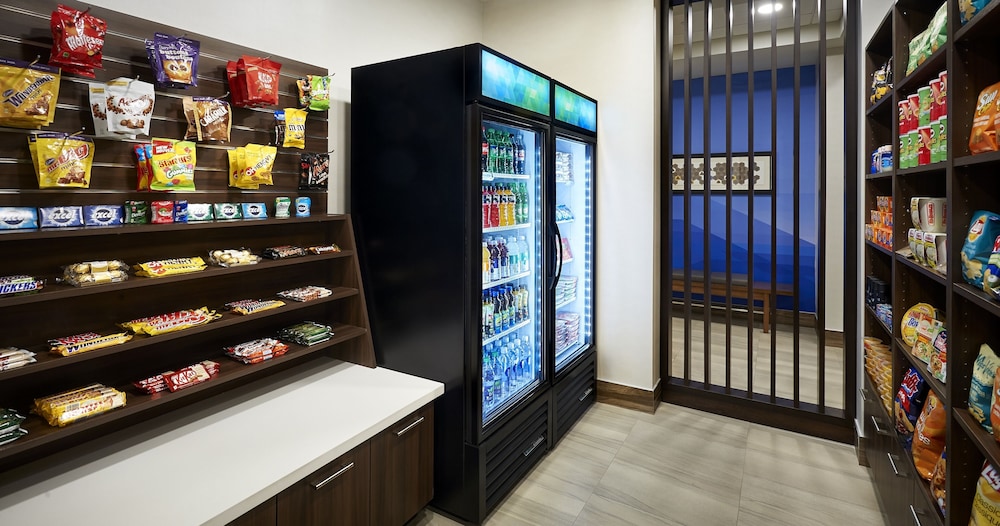 Holiday Inn Express And Suites Brantford 38/66