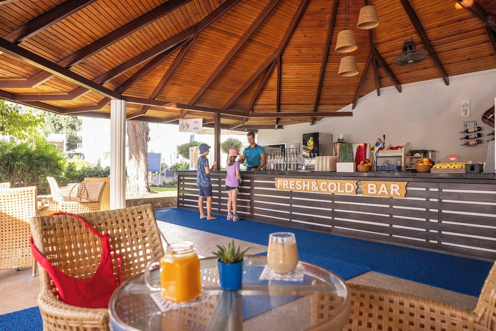 Family Life Pascha Bay Hotel 28/50