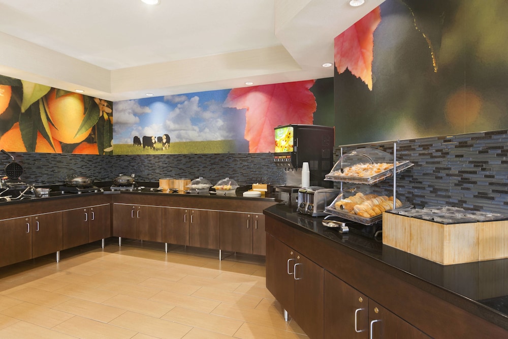 Fairfield Inn Suites Mankato 27/32