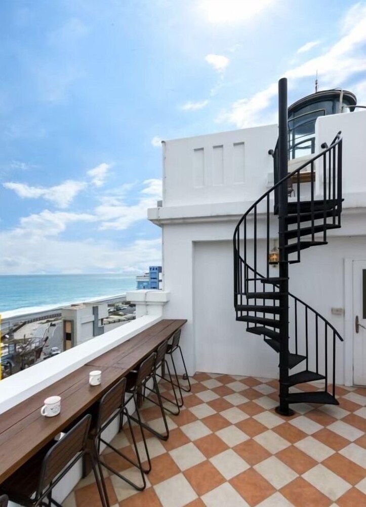 Lighthouse B&B 64/71