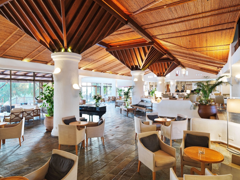 Coral Beach Hotel and Resort 72/95