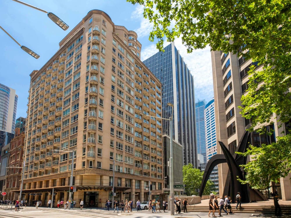 Mantra 2 Bond Street Sydney 6/62