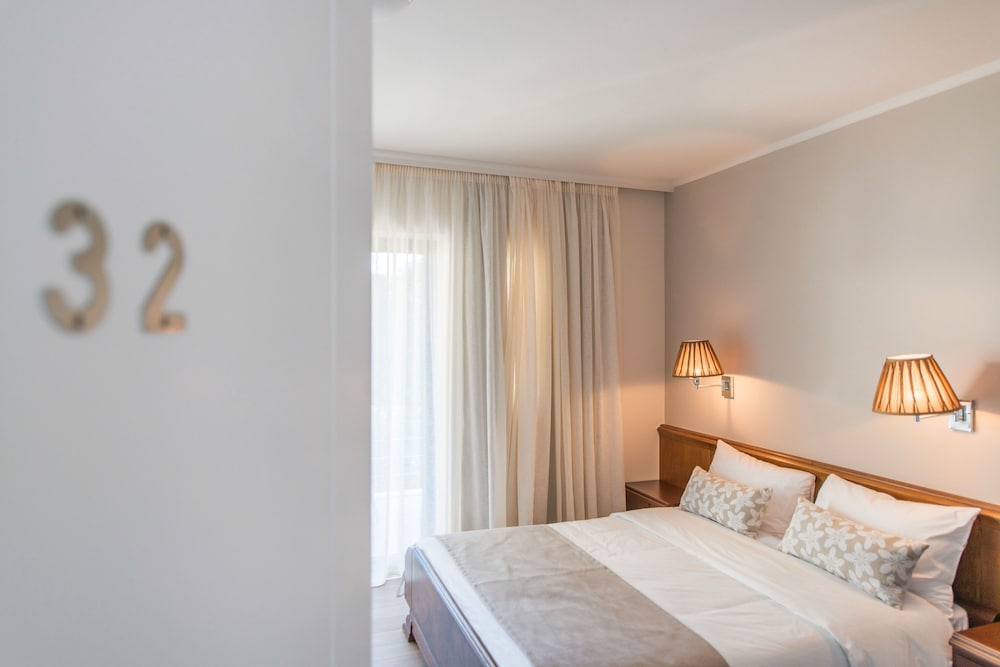 Avra City Boutique Hotel 9/43