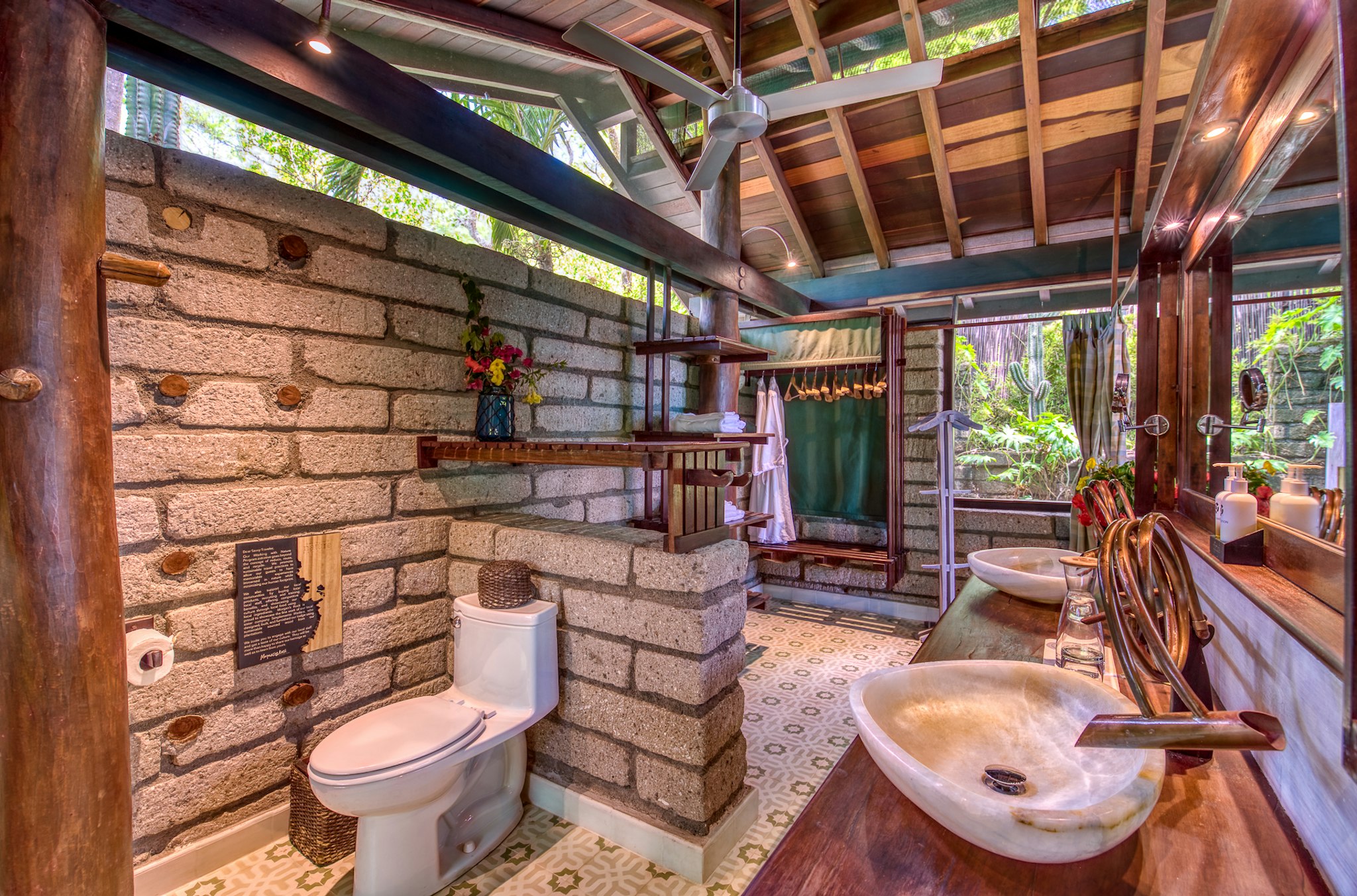 Hacienda Ecolodge Morgan S Rock 44/83