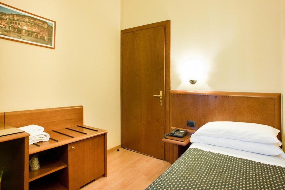 Hotel Gardenia 9/57