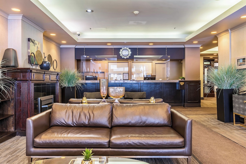Campus Tower Suite Hotel 12/67