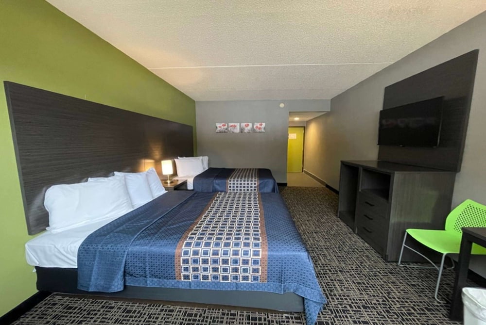 1 BEDROOM, SUITE, 1 QUEEN AND 1 DOUBLE BED