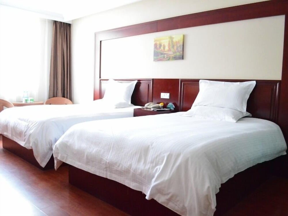 GreenTree Inn Kunming Chenggong University City HSR Station Shilin Street Express Hotel 23/57